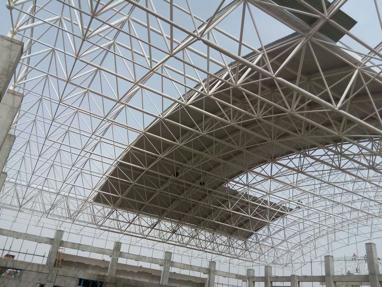 乌兰浩特青岛一汽网架